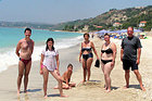 Vorschaubild Familientreffen am Strand von Lourdata