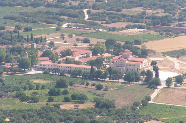 01 Kefallonia -  Blick von Aenosstrasze auf Klosteranlage Ag Paraskevi  P6259841