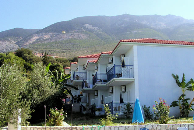 07_P7100265.LOURDATA Milos Studios Blick zum Aenos _1627m_