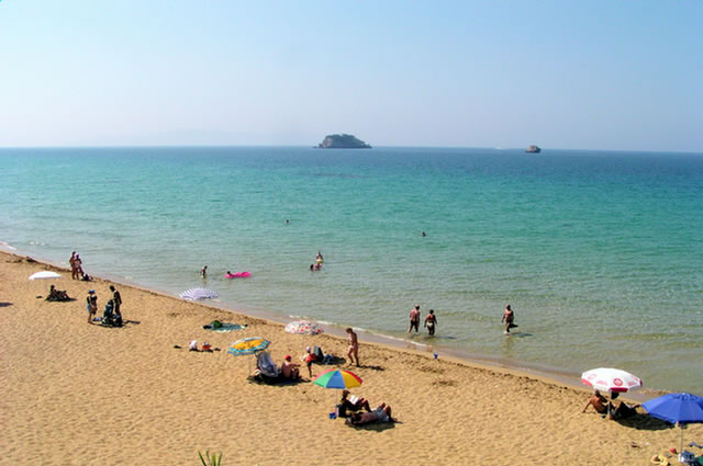 29_P7039983.Avithos beach